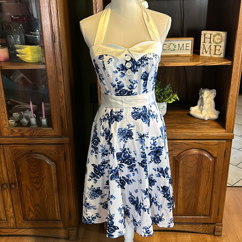 Dressy Star Blue Floral Dress Medium NWOT